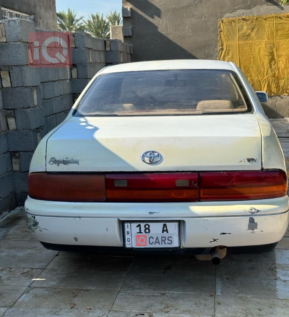 تۆیۆتا کراون